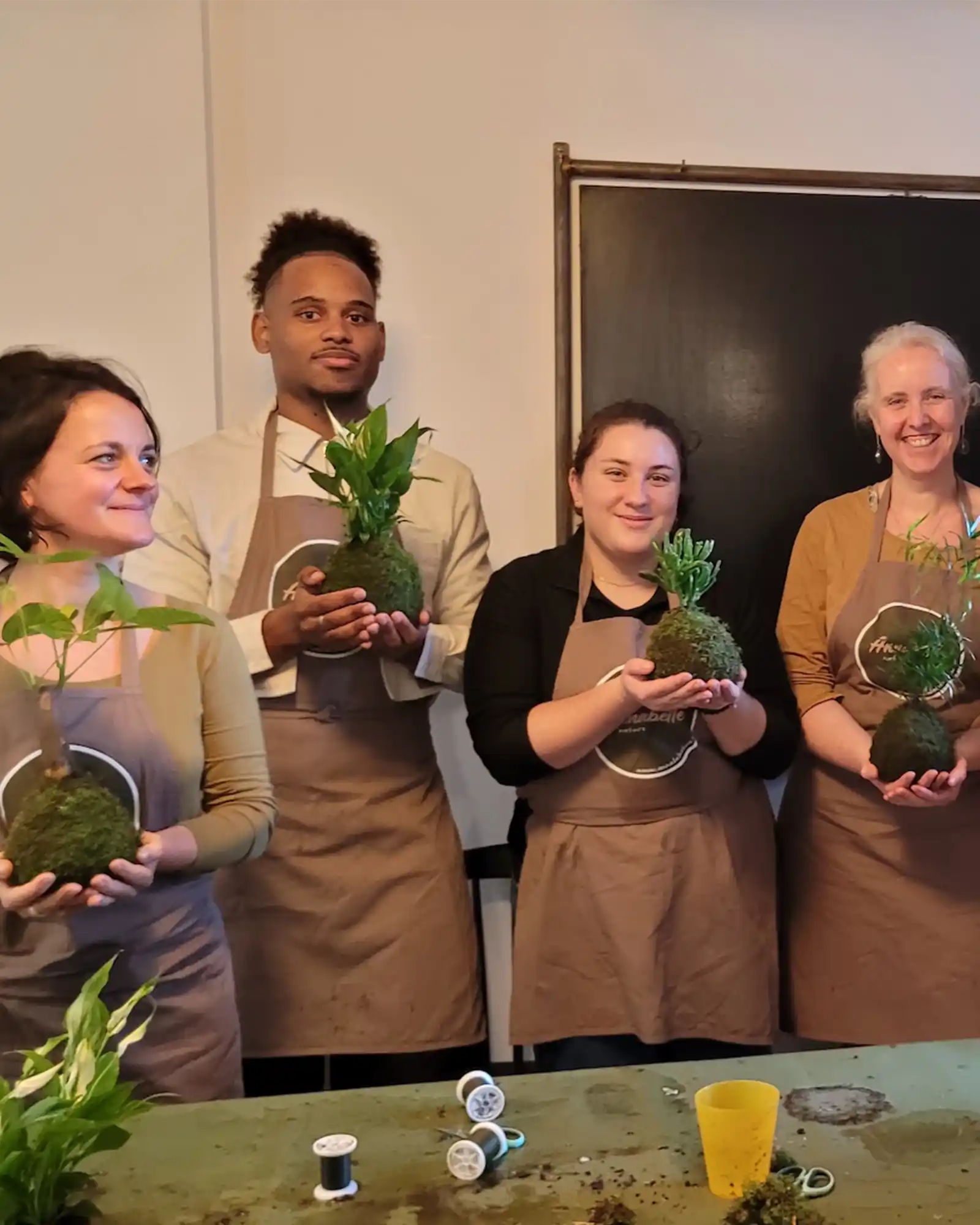 Atelier Kokedama en groupe, EVJF, Anniversaire